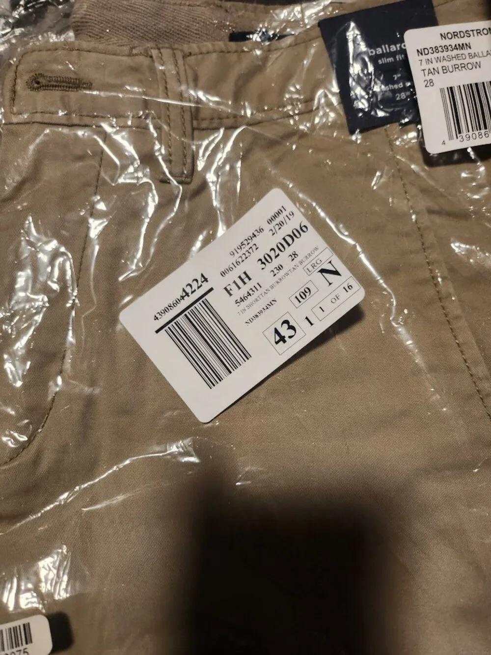 Volcom Men’s Chino Shorts – Modern Fit – New With Tags